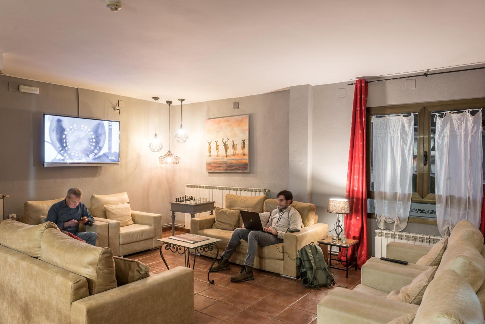 Hotel Snoe Beret Веля Екстериор снимка