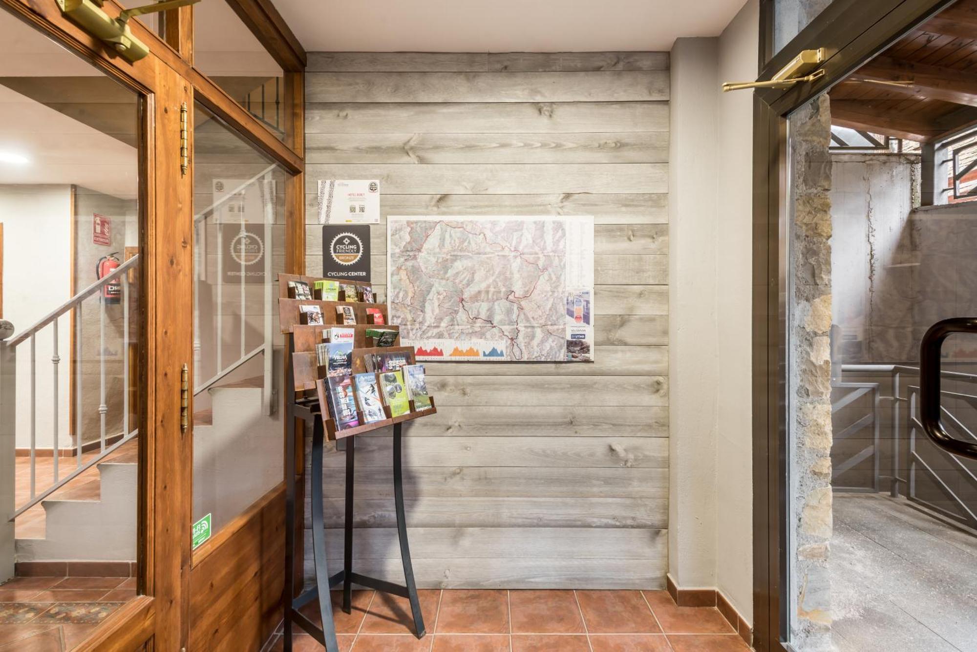 Hotel Snoe Beret Веля Екстериор снимка