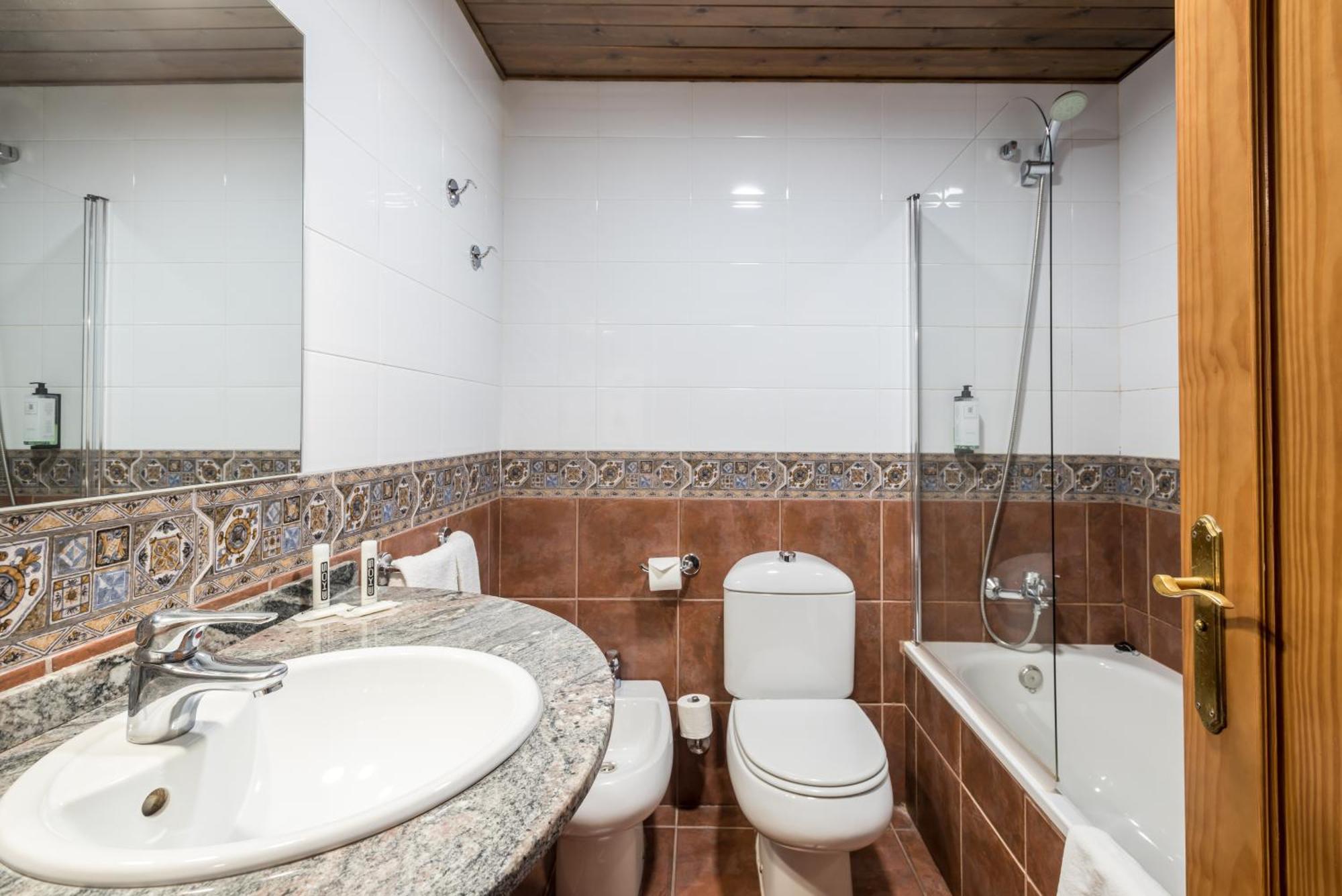 Hotel Snoe Beret Веля Екстериор снимка